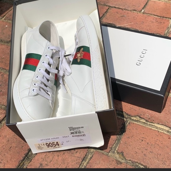Gucci Sneakers in a very good condition. Minor scratches in the front. - Picture 3 of 5